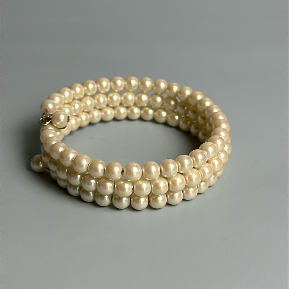 Pearl-look bracelet